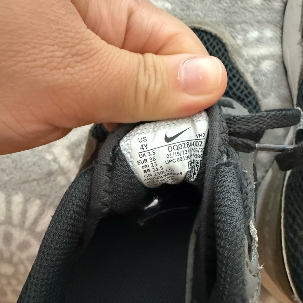 Nike Air Max Kids Sneakers Black and Gray - Picture 5 of 6
